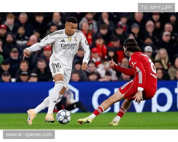 阿隆索赛后获球员支持，皇马更衣室关系亲密成优势